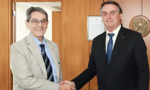 
				
					TSE manda apagar posts sobre suposto apoio de Bolsonaro a Jefferson
				
				