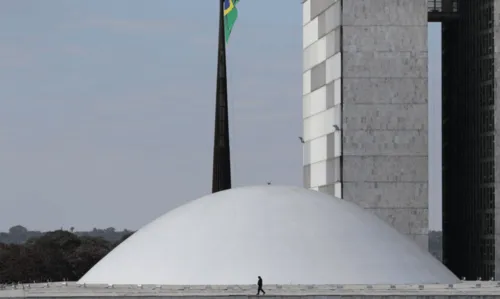 
				
					Senado aprova realocação de verba para piso da enfermagem
				
				