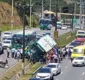 
                  Ônibus tomba e deixa feridos na Avenida Paralela, em Salvador