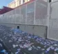 
                  Vídeo: ruas de Salvador amanhecem sujas com santinhos