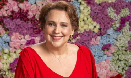 
				
					Ana Beatriz Nogueira desabafa após se curar de câncer: 'Tive uma sorte danada'
				
				