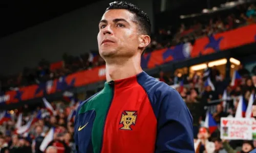 
				
					Manchester United anuncia a saída do português Cristiano Ronaldo
				
				