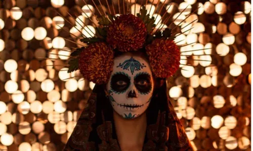 
				
					'Día de los Muertos': entenda detalhes sobre a comemoração mais popular do México
				
				