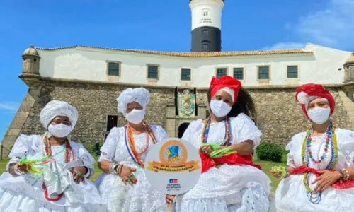 
				
					Dia da Baiana de Acarajé é comemorado em pontos turísticos de Salvador
				
				