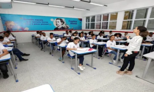 
				
					Secretaria de Educação da Bahia inscreve para processo seletivo de professores em diferentes modalidades
				
				