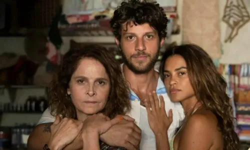 
				
					Globo suspende gravações de 'Travessia' após atriz principal testar positivo para Covid-19; saiba quem
				
				