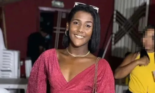 
				
					Adolescente trans de 16 anos é morta a facadas no sul da Bahia
				
				