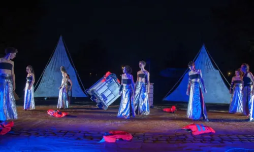 
				
					Espetáculo 'Akonis da Península' é apresentado nas praias da Cidade Baixa de Salvador
				
				