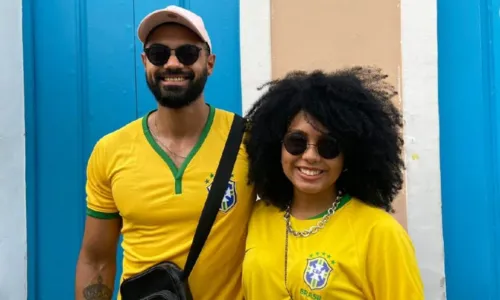 
				
					Baianos e turistas aquecem torcida pelo Brasil no Pelourinho: 'Tem que jogar bola e ser campeão'
				
				