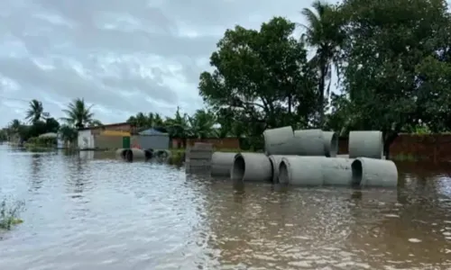 
				
					Mais de 30 municípios da Bahia são afetados pela chuva e nº de desalojados passa de 3,6 mil
				
				