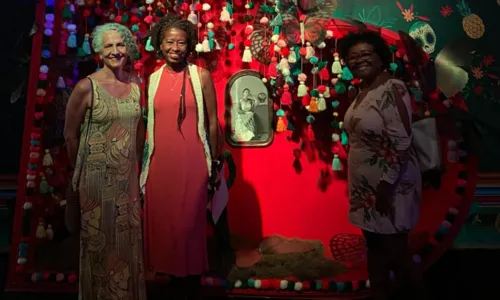 
				
					Exposição de Frida Kahlo em Salvador encanta público pela experiência diferenciada: 'A cidade precisa de mais espaços como esse'
				
				