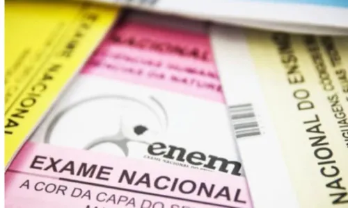
				
					Primeiro dia de provas do Enem tem participação de mais de 190 mil pessoas na Bahia
				
				