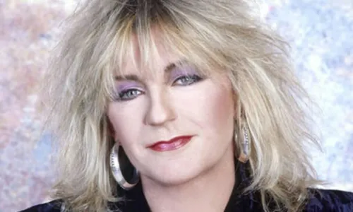 
				
					Morre, aos 79 anos Christine McVie, vocalista do Fleetwood Mac
				
				