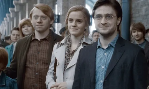 
				
					Universo de Harry Potter pode ganhar novo filme com 'A Criança Amaldiçoada'
				
				