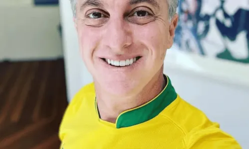 
				
					Famosos entram no clima da Copa do Mundo com looks para torcer pelo Brasil
				
				