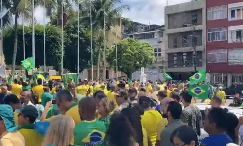 
				
					Apoiadores de Bolsonaro se reúnem nesta quarta (2) em protesto no Quartel da Mouraria, em Salvador
				
				