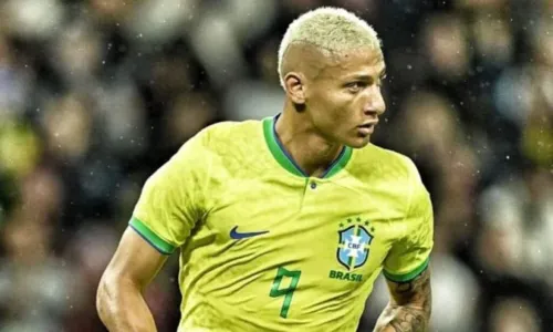 
				
					Richarlison faz desabafo após eliminação da Seleção Brasileira na Copa: ‘O golpe mais forte que já recebi’
				
				