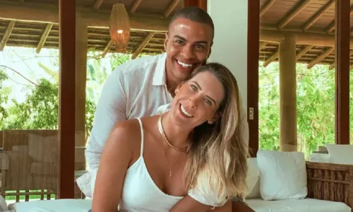 
				
					Apresentador do 'É de Casa', Thiago Oliveira anuncia quer será pai: 'Ansioso'
				
				