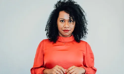 
				
					Baiana realiza sonho e fortalece autoestima de outras mulheres negras com salão para cabelos crespos e cacheados nos Estados Unidos: 'Acolhimento'
				
				