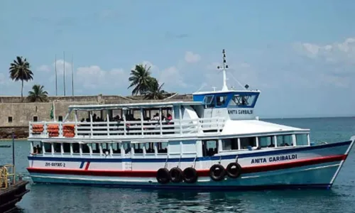 
				
					Travessia Salvador-Mar Grande conta com oito embarcações para transporte no 1º dia de 2023
				
				