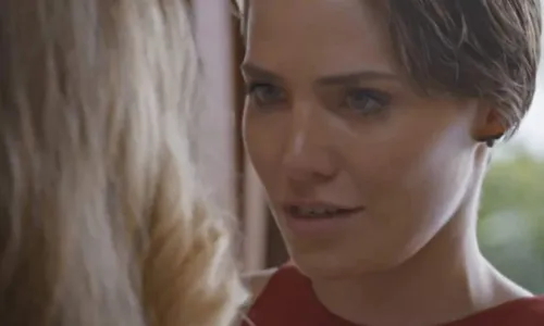 
				
					Vanessa ameaça a mãe e planeja destino cruel para irmã em 'Todas as Flores'
				
				