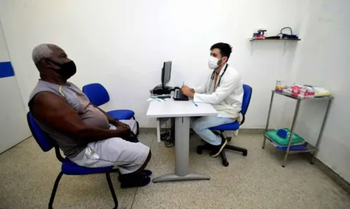 
				
					Novembro Azul: especialista alerta para ausência de sintomas do câncer de próstata em fase inicial e dá dicas de prevenção
				
				