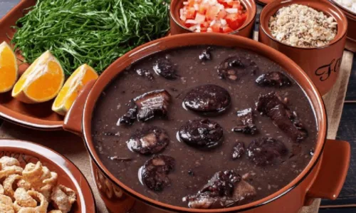 
				
					Torcida brasileira: aprenda a fazer uma deliciosa feijoada e sirva a família na copa
				
				