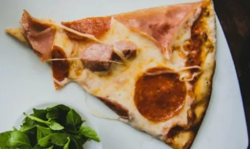 
				
					Pizza de liquidificador: aprenda uma receita rápida
				
				