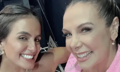 
				
					Carol Peixinho se derrete por Carla Perez em encontro: 'Tieto desde sempre'
				
				