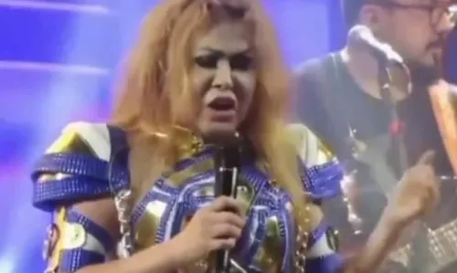 
				
					Joelma abre o jogo sobre sintomas da quinta vez com Covid-19: 'Piriri'
				
				