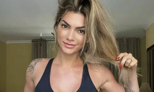 
				
					Kelly Key eleva temperatura da web ao empinar bumbum GG: ‘A mãe tá on’
				
				