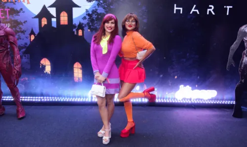 
				
					Famosos impressionam com fantasias de Halloween para festa em São Paulo; veja fotos
				
				