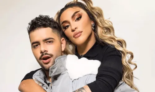 
				
					Pedro Sampaio e Pabllo Vittar aparecem em clima de romance na praia; veja fotos
				
				