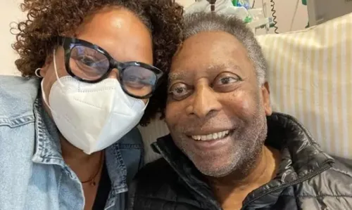 
				
					Filha de Pelé fala sobre estado de saúde do ex-jogador: 'Não tem surpresa'
				
				