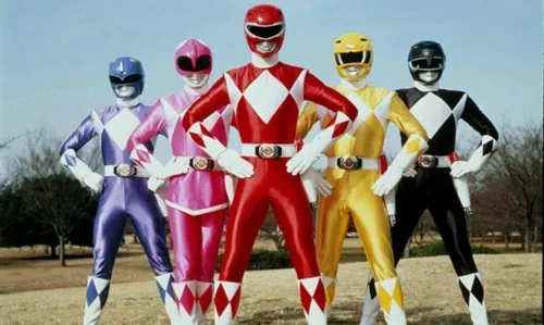 
				
					Tragédia, mortes e prisão: elenco de 'Power Rangers' possui histórico conturbado
				
				