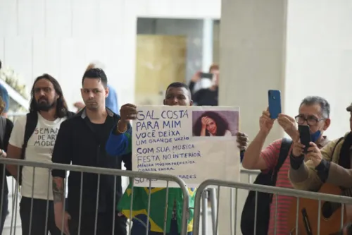 
				
					Corpo de Gal Costa é velado em São Paulo; cerimônia é aberta ao público
				
				