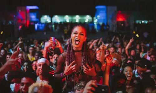 
				
					Confortável e com muito close: veja dicas de looks para curtir o AFROPUNK Bahia 2022
				
				