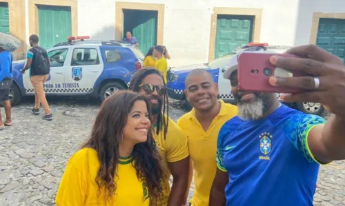 
				
					Baianos e turistas aquecem torcida pelo Brasil no Pelourinho: 'Tem que jogar bola e ser campeão'
				
				