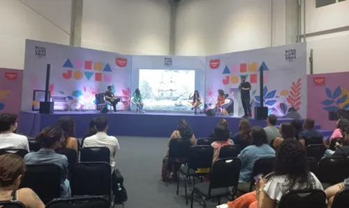 
				
					Debates sobre ciência, Harry Potter e programação infantil marcam primeira manhã da Bienal do Livro
				
				