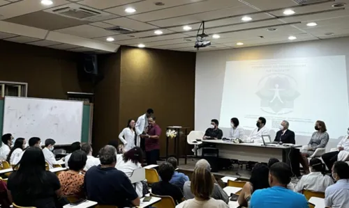 
				
					Cerimônia de Homenagem ao Cadáver: doadores de corpo para estudos são lembrados e agradecidos durante evento em Salvador
				
				