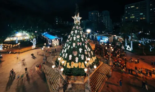 
				
					Decoração de Natal do Campo Grande é inaugurada com festa e show de Thiago Arancam em Salvador
				
				