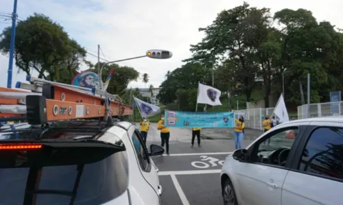 
				
					Drive Thru Solidário arrecada alimentos para famílias de baixa renda em Salvador
				
				