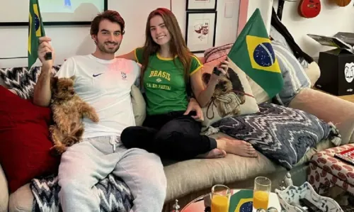 
				
					Giulia Be celebra namoro com ex de Taylor Swift: 'Finalmente achei um homem que presta'
				
				