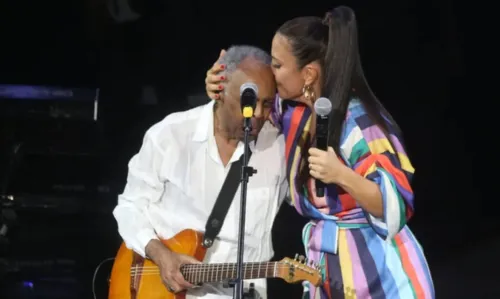 
				
					Ivete Sangalo fala sobre ataques ao cantor Gilberto Gil: 'respeito gigante tenho por vc!'
				
				