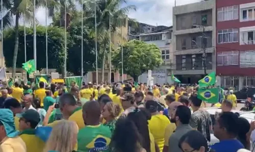 
				
					Apoiadores de Bolsonaro se reúnem nesta quarta (2) em protesto no Quartel da Mouraria, em Salvador
				
				