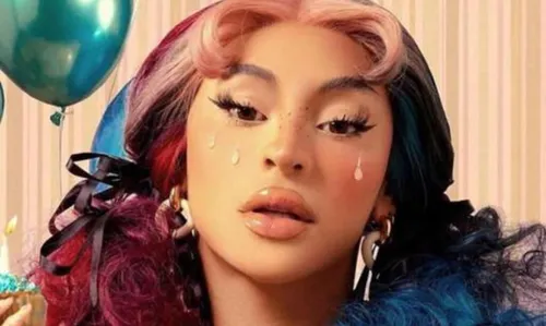 
				
					Pabllo Vittar polemiza na web rebate acusações de asian fishing: 'Vai lavar uma louça'
				
				