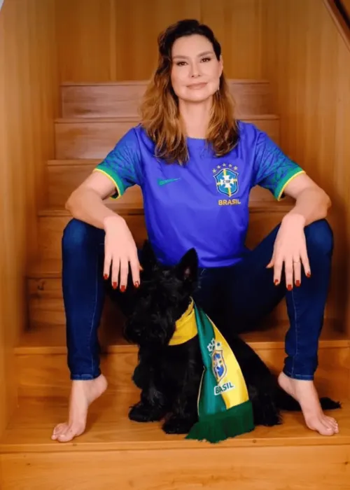 
				
					Famosos entram no clima da Copa do Mundo com looks para torcer pelo Brasil
				
				