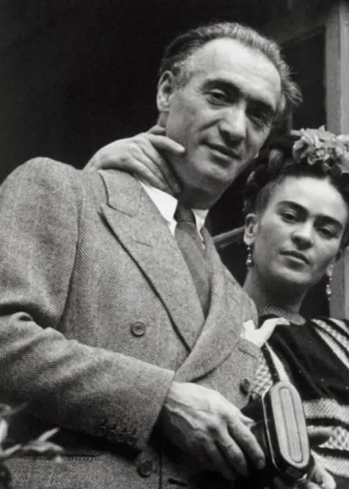 
				
					Amores de Frida Kahlo: conheça detalhes das relações secretas da artista mexicana
				
				