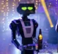 
                  Garçom-robô chega a famoso bar de 'Travessia'