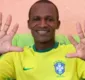 
                  Baiano tem seis dedos em cada mão e torce para o Brasil conquistar o hexa: 'Ansioso'
